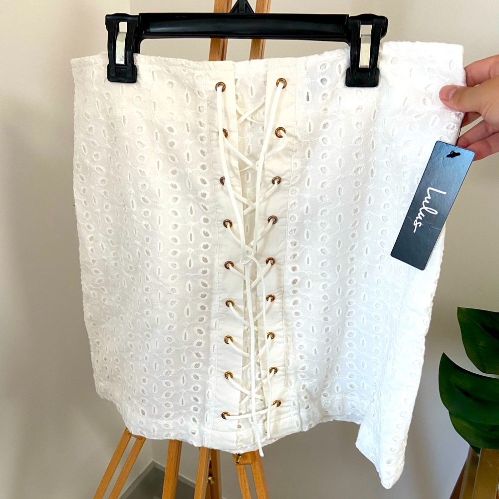 White Lulus skirt NWT